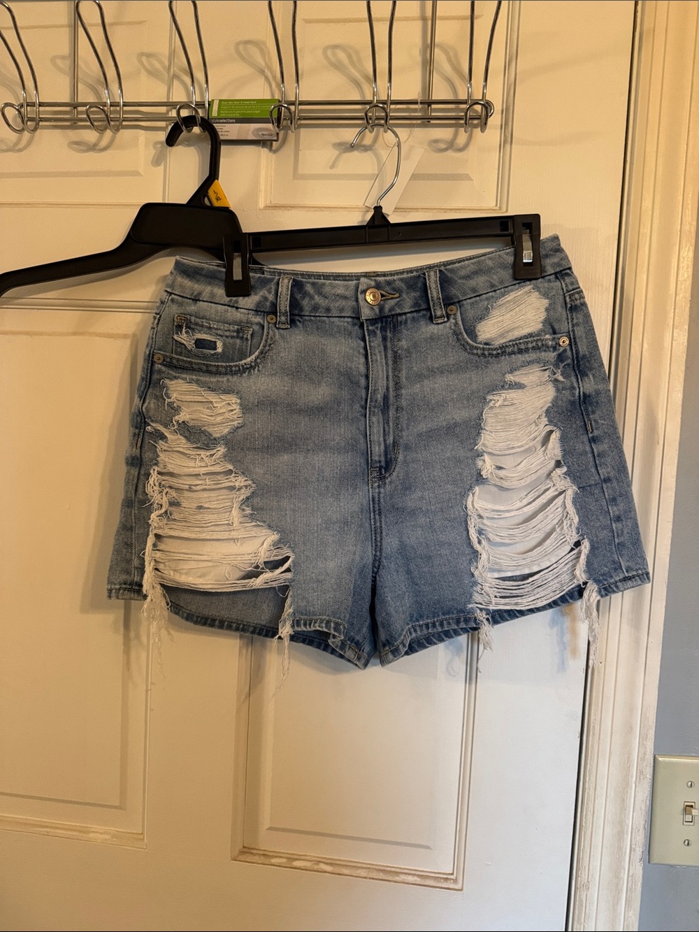 American Eagle OutfittersCurvy Mom Shorts